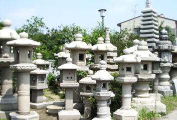 石材(燈籠、灯篭、墓石、お墓)の「黒澤石材店」